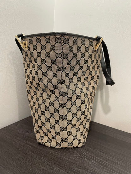 #866 GUCCI Black GG Canvas Shoulder Bag