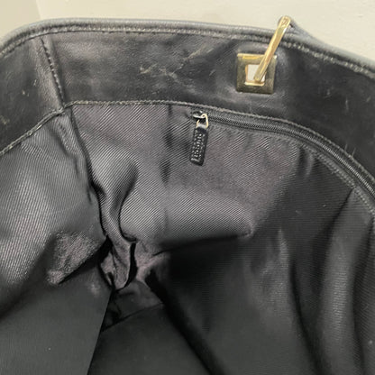#866 GUCCI Black GG Canvas Shoulder Bag