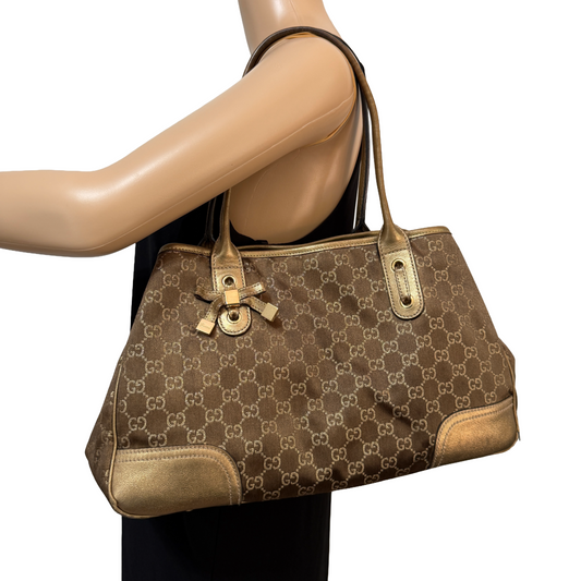 1015-09 GUCCI Gold GG Signature Princy Medium