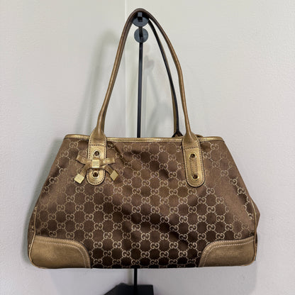 1015-09 GUCCI Gold GG Signature Princy Medium