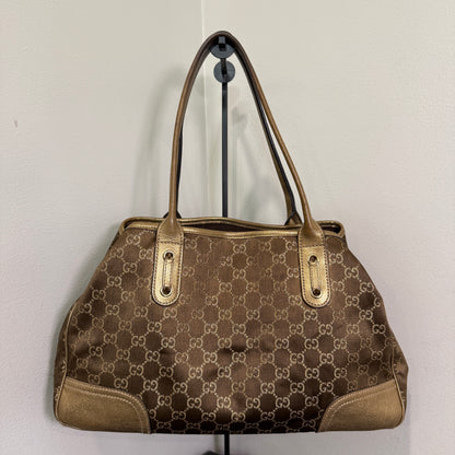 1015-09 GUCCI Gold GG Signature Princy Medium