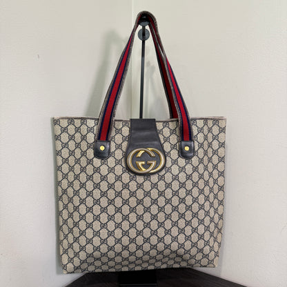 1015-10 GUCCI Navy Blue GG Supreme Sherry Line Shoulder Bag