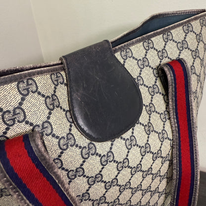 1015-10 GUCCI Navy Blue GG Supreme Sherry Line Shoulder Bag