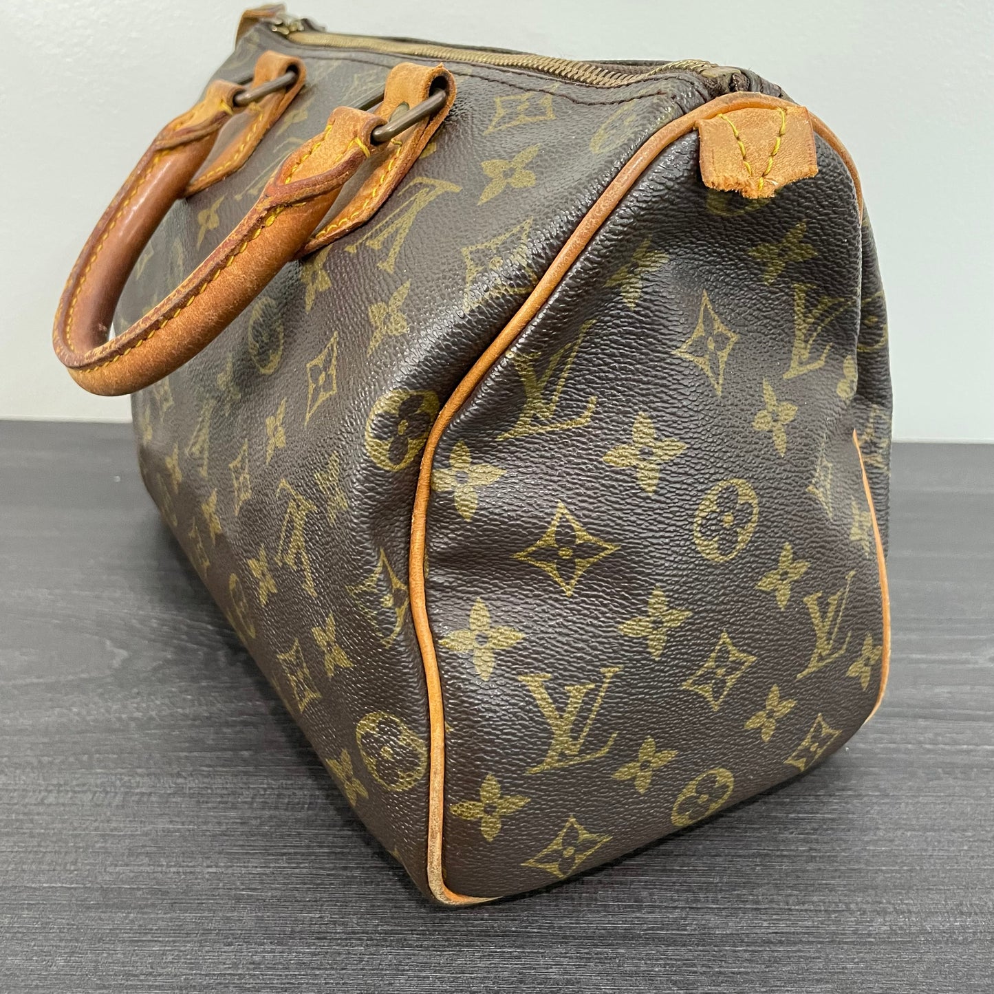 Louis Vuitton Monogram Speedy 25