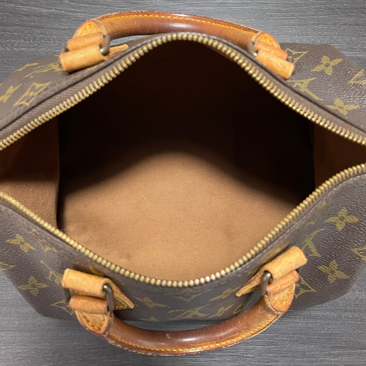 Louis Vuitton Monogram Speedy 25