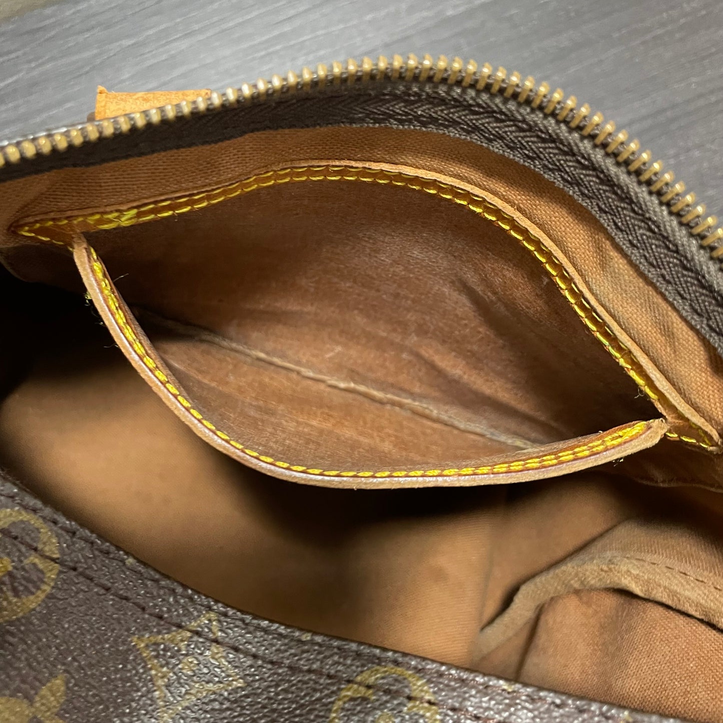 Louis Vuitton Monogram Speedy 25