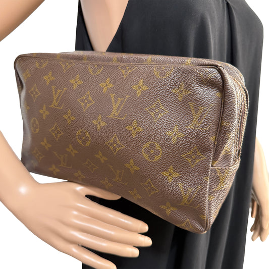1015-19 LOUIS VUITTON Monogram Cosmetics Travel Case