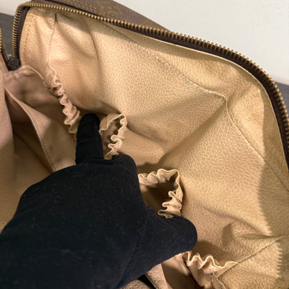 1015-19 LOUIS VUITTON Monogram Cosmetics Travel Case