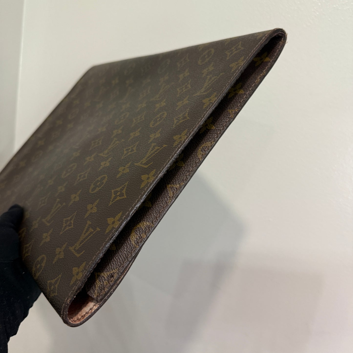 1015-17 LOUIS VUITTON Monogram Document Case