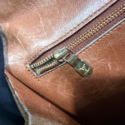 1015-17 LOUIS VUITTON Monogram Document Case