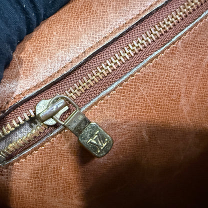 1015-17 LOUIS VUITTON Monogram Document Case
