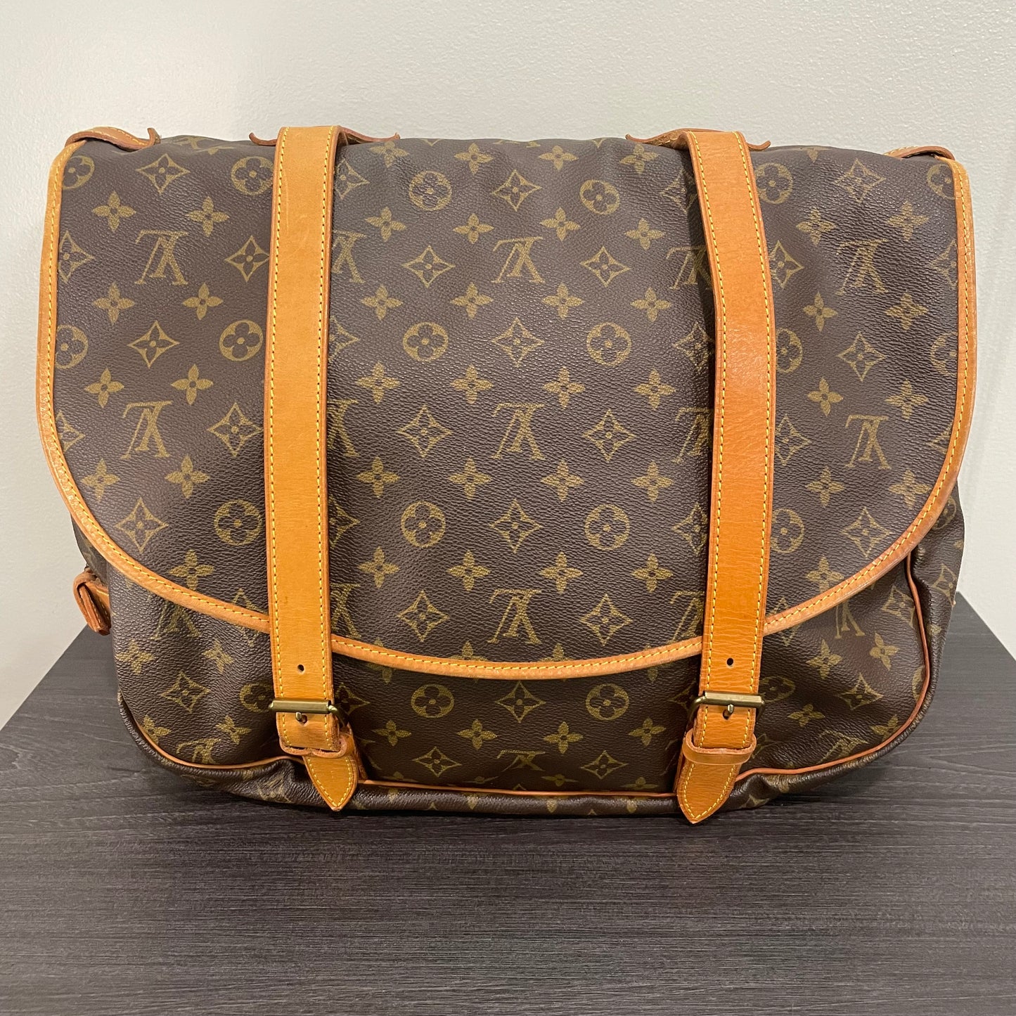 Louis Vuitton Monogram Saumur 43