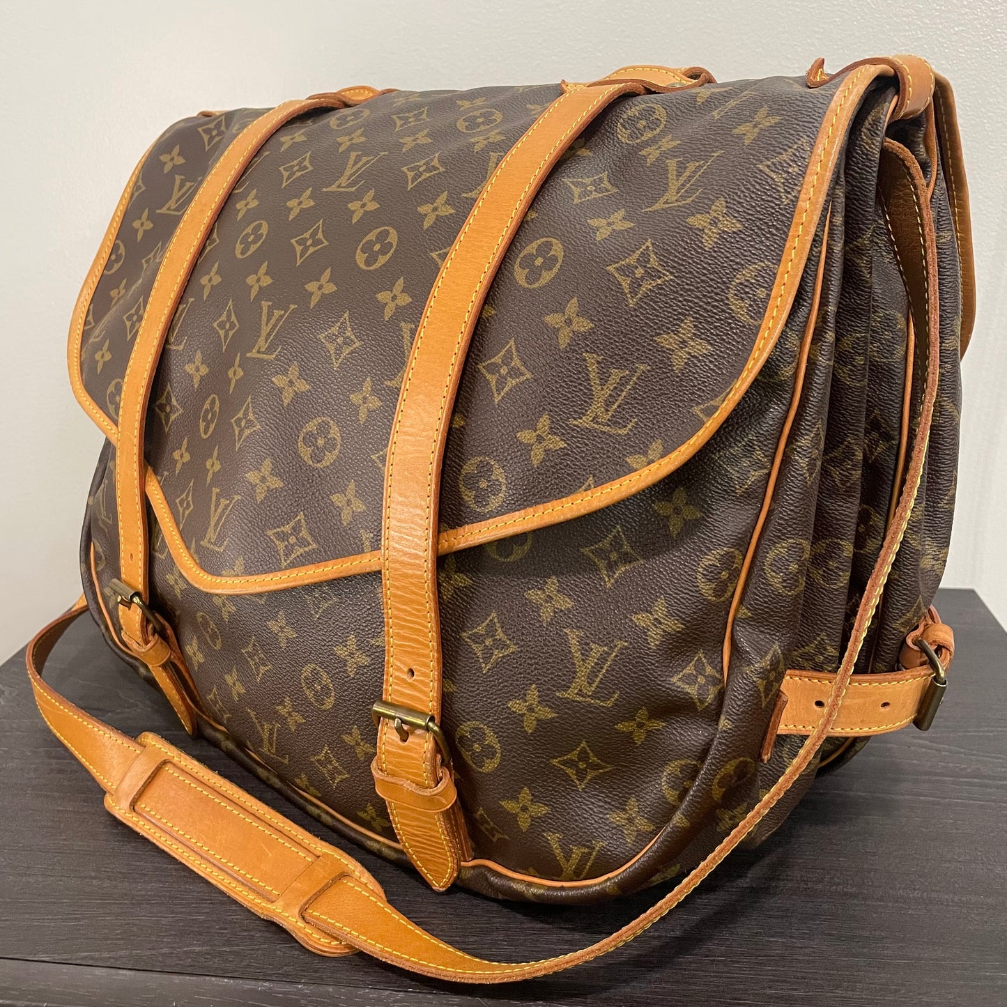 Louis Vuitton Monogram Saumur 43