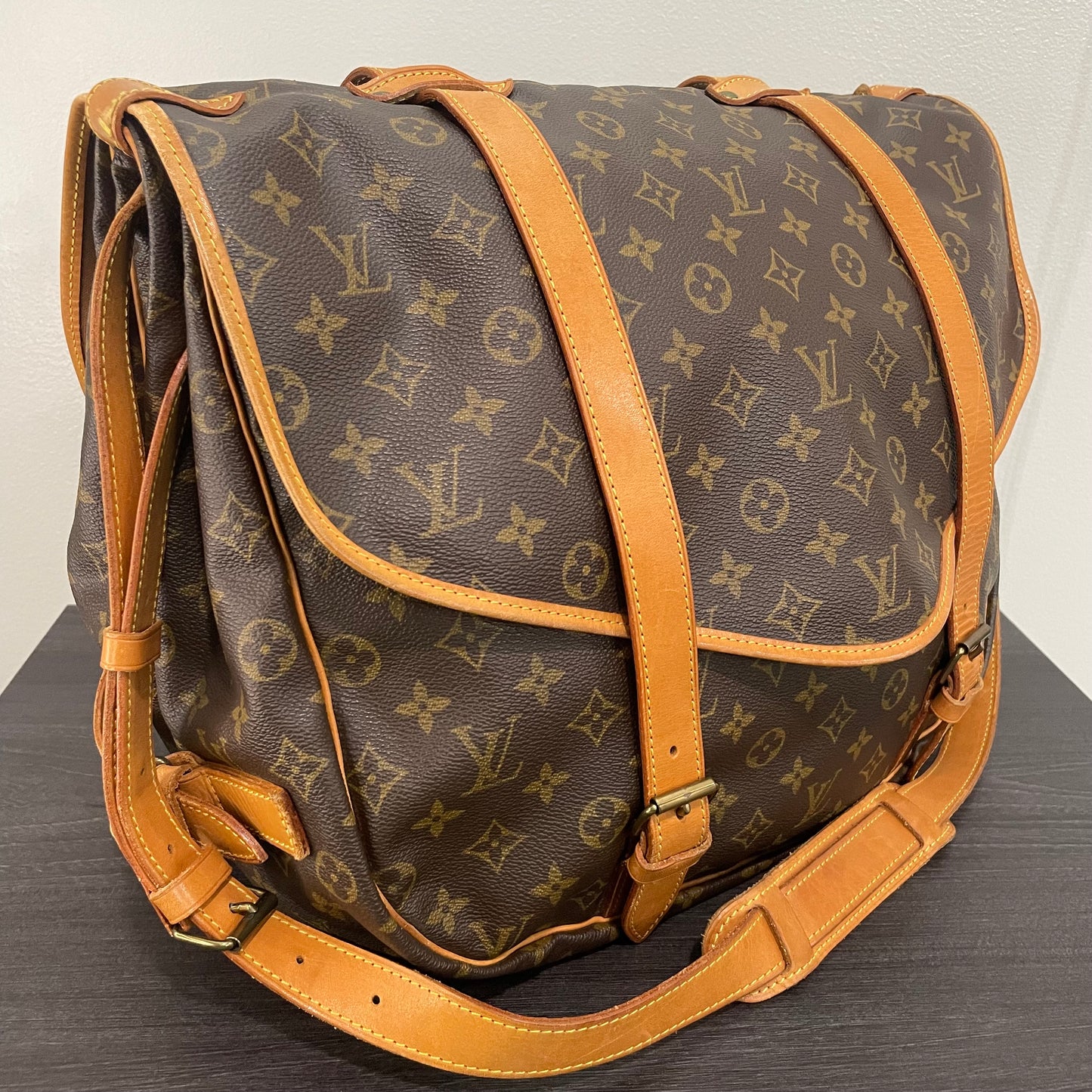 Louis Vuitton Monogram Saumur 43