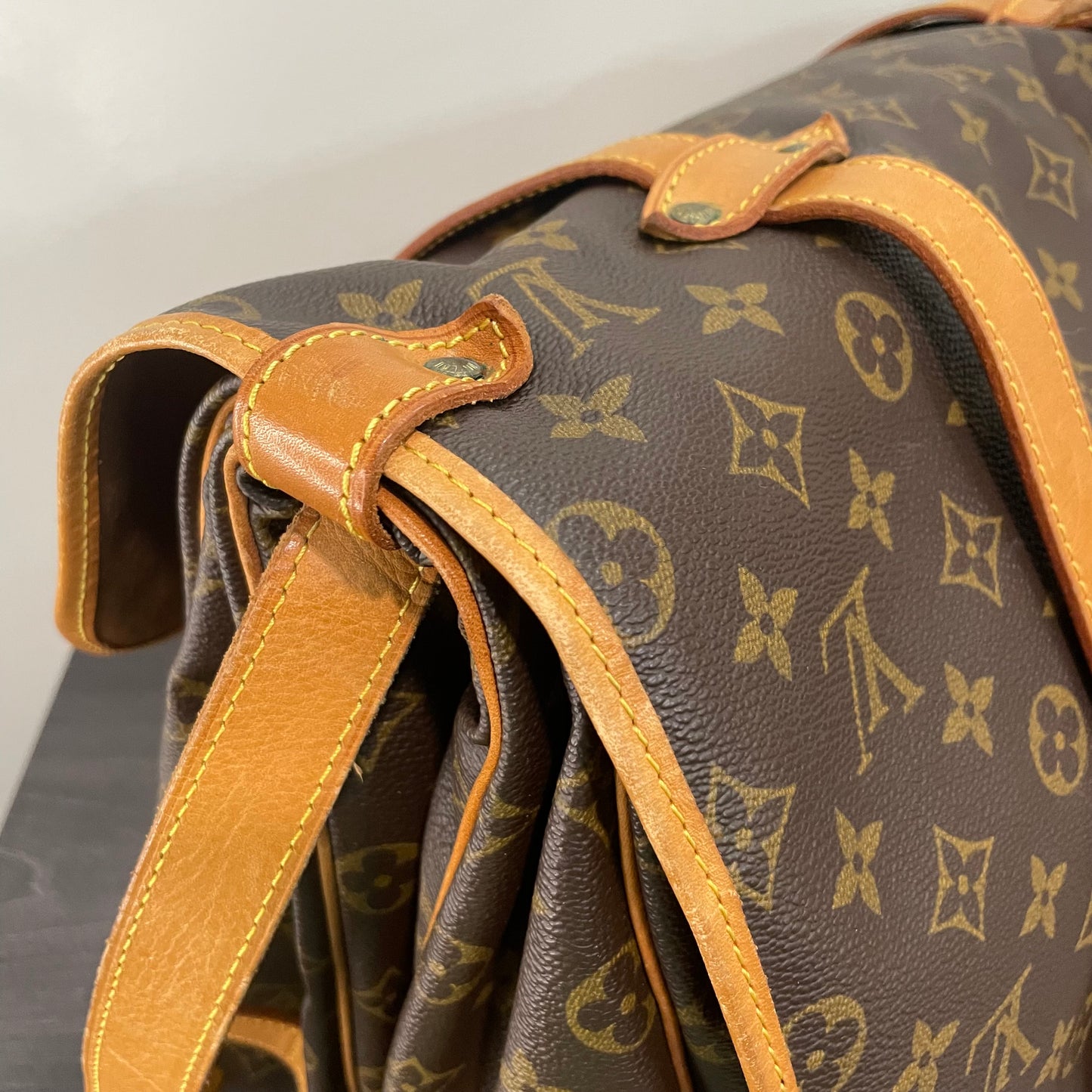 Louis Vuitton Monogram Saumur 43