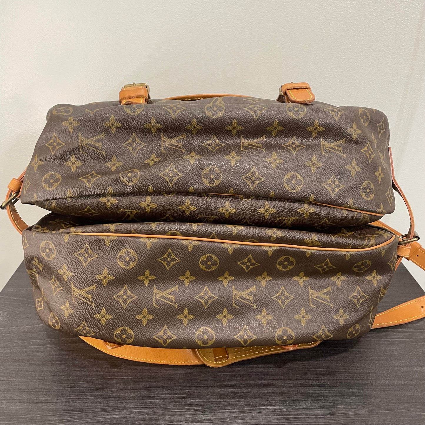 Louis Vuitton Monogram Saumur 43