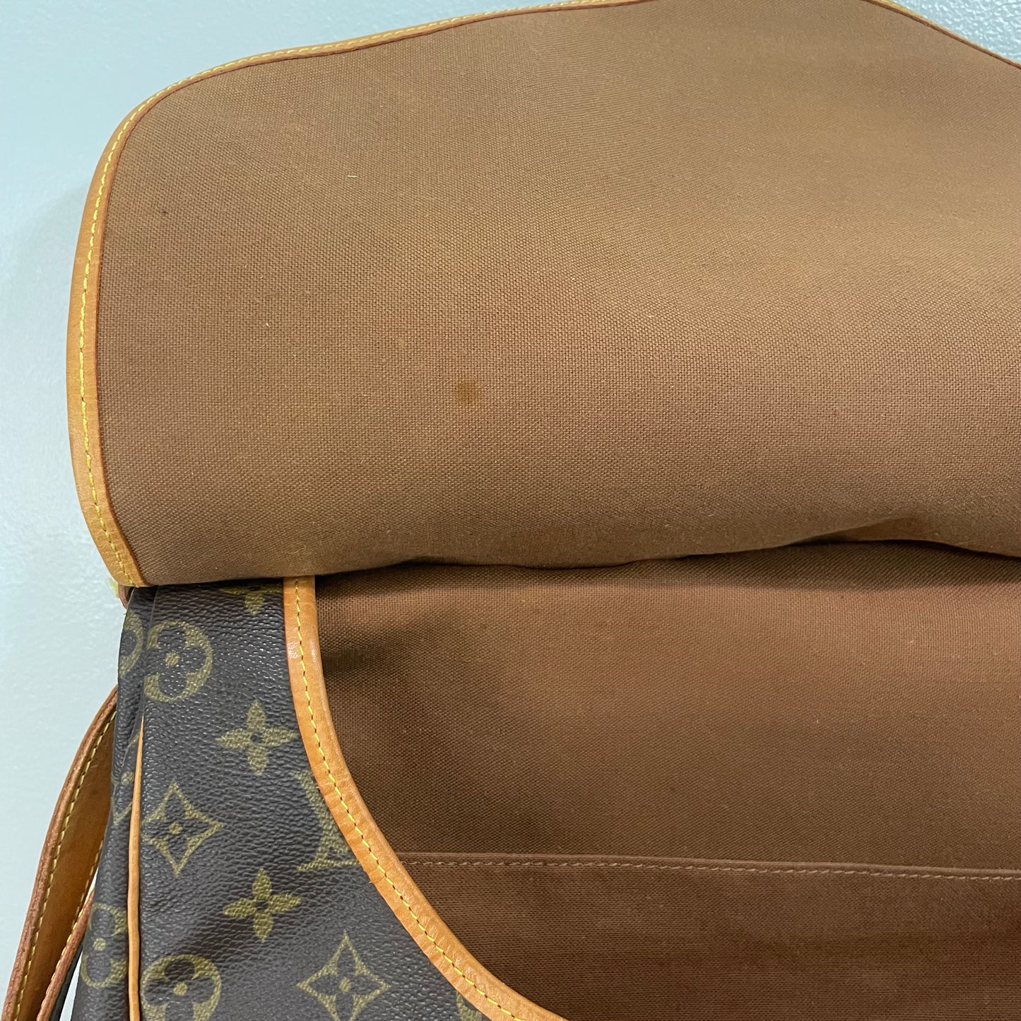 Louis Vuitton Monogram Saumur 43