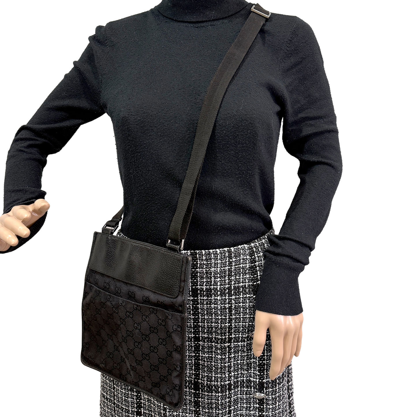 #1160 GUCCI Black GG Canvas Messenger Crossbody