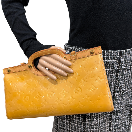 #1169 LOUIS VUITTON Jaune Passion Vernis Roxbury