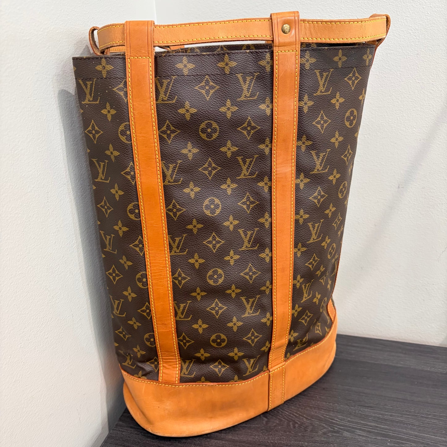 #001 LOUIS VUITTON Randonnee GM