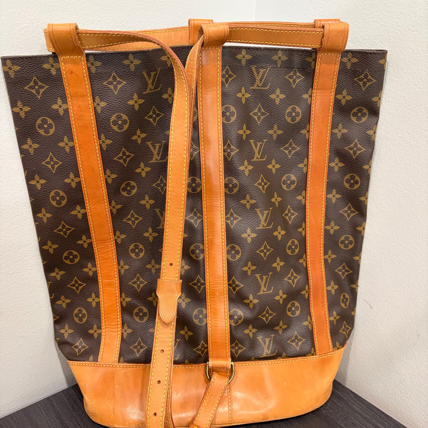 #001 LOUIS VUITTON Randonnee GM