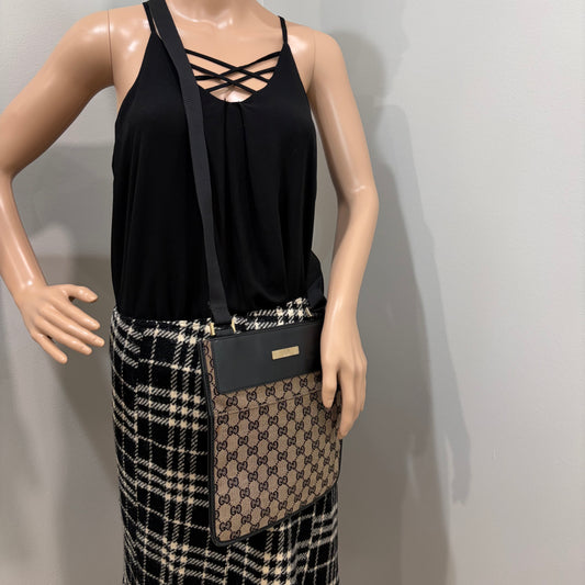 #002 GUCCI Black Messenger