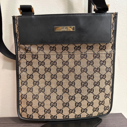 #002 GUCCI Black Messenger