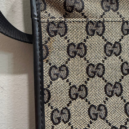 #002 GUCCI Black Messenger