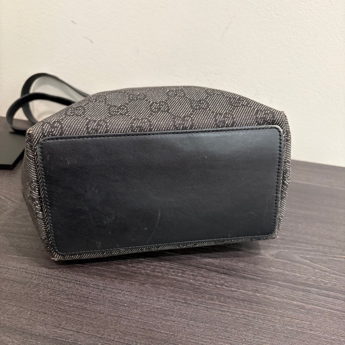 #004 GUCCI Black Canvas Bucket