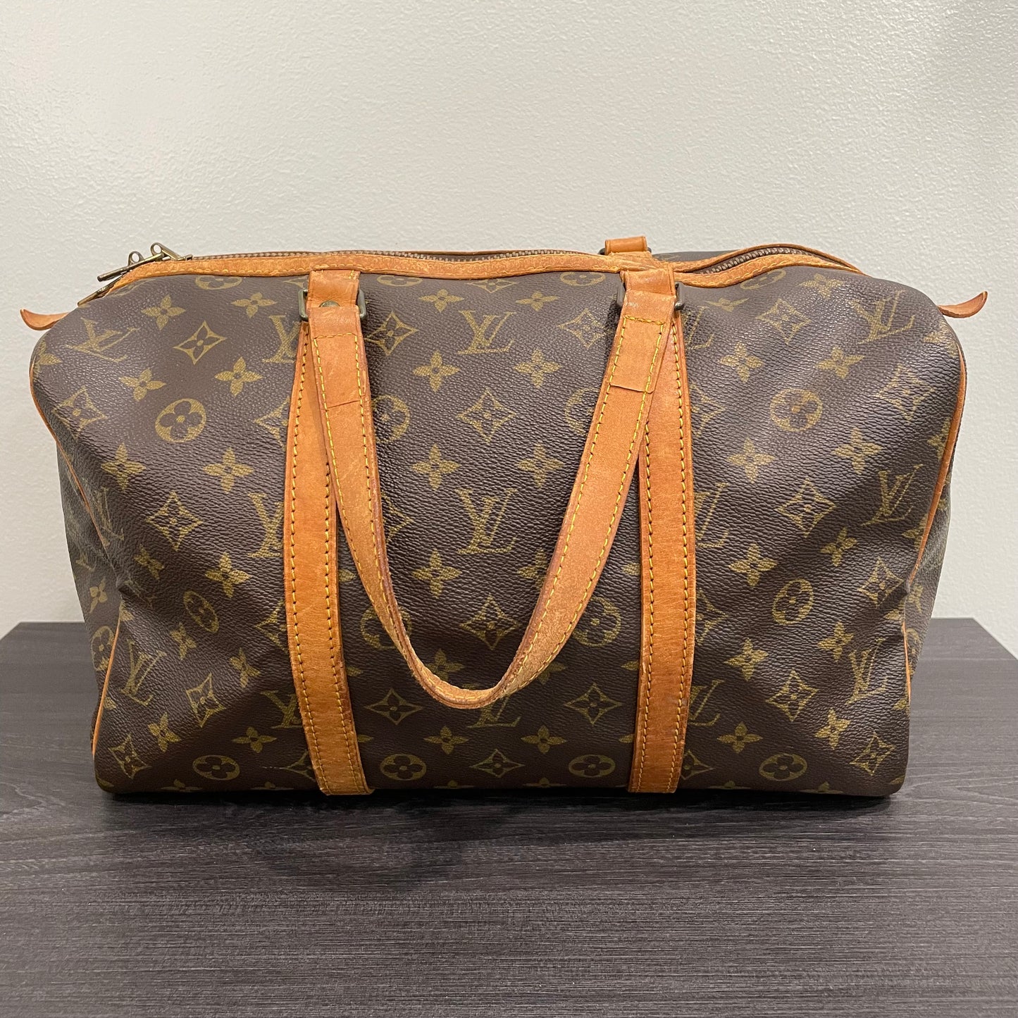 SOLD! Louis Vuitton Monogram Sac Souple 35