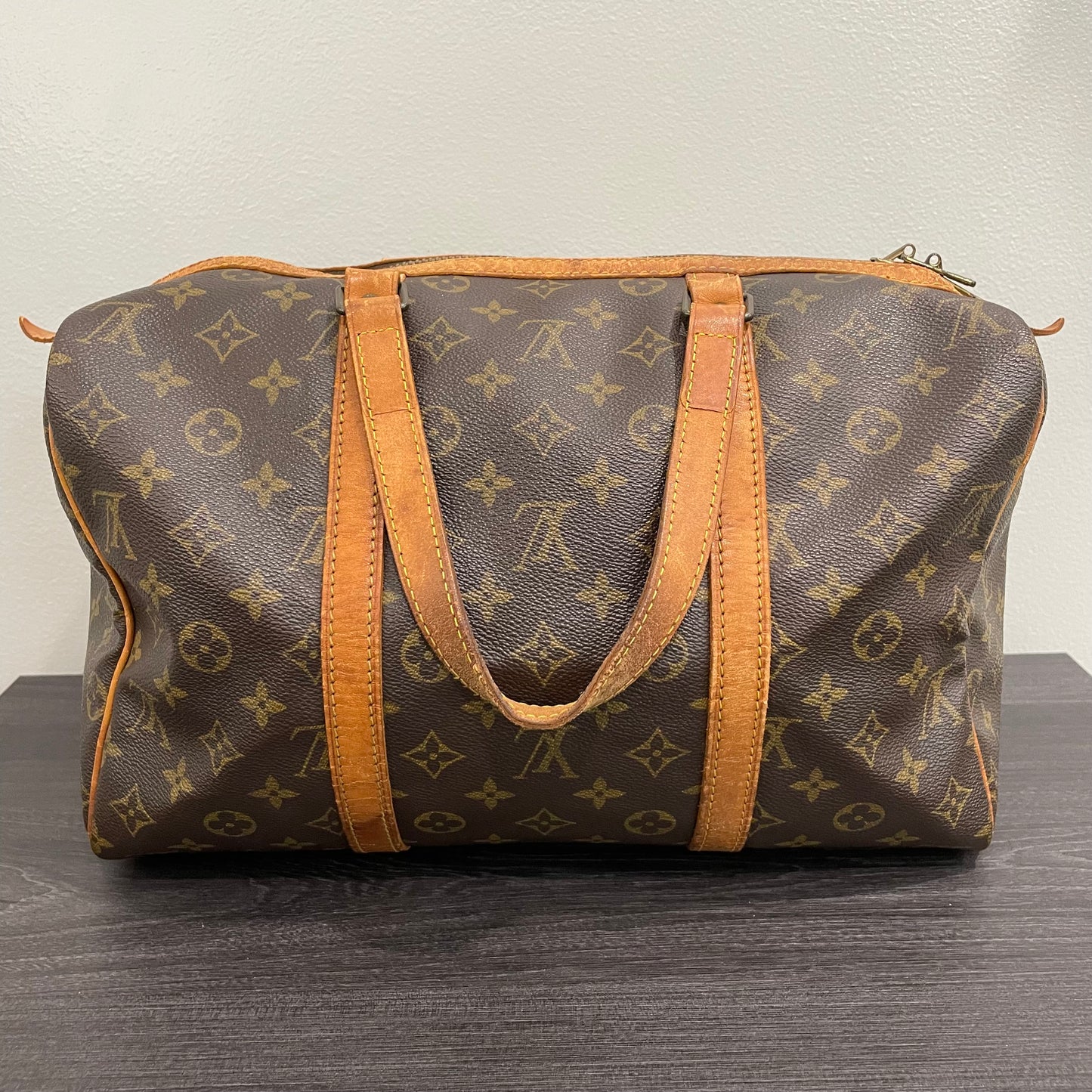 SOLD! Louis Vuitton Monogram Sac Souple 35