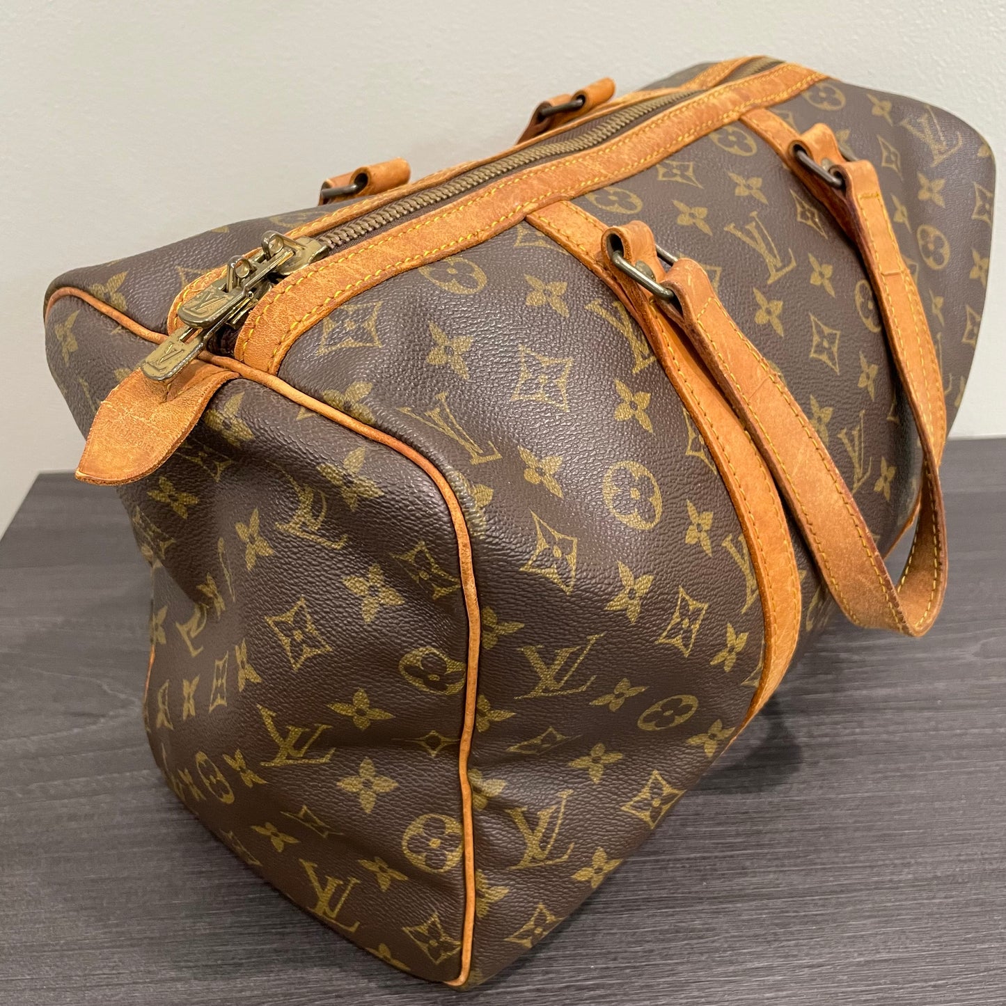 SOLD! Louis Vuitton Monogram Sac Souple 35