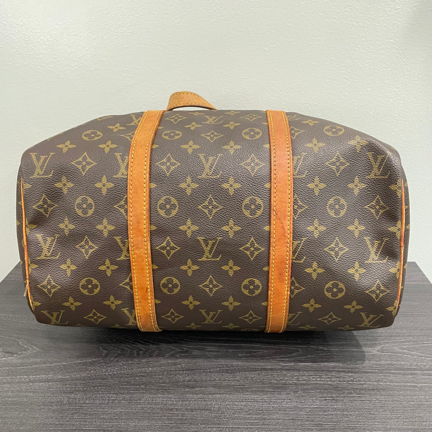 SOLD! Louis Vuitton Monogram Sac Souple 35