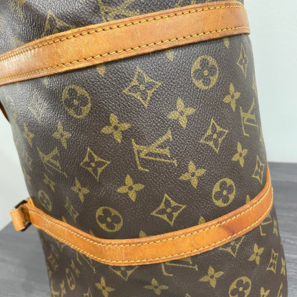 SOLD! Louis Vuitton Monogram Sac Souple 35