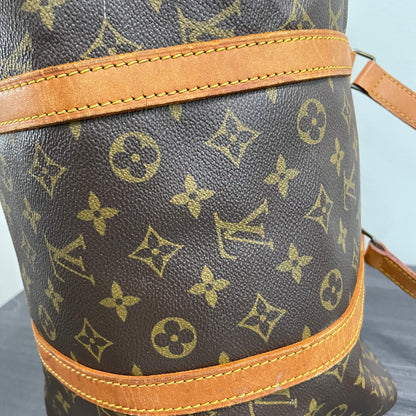 SOLD! Louis Vuitton Monogram Sac Souple 35