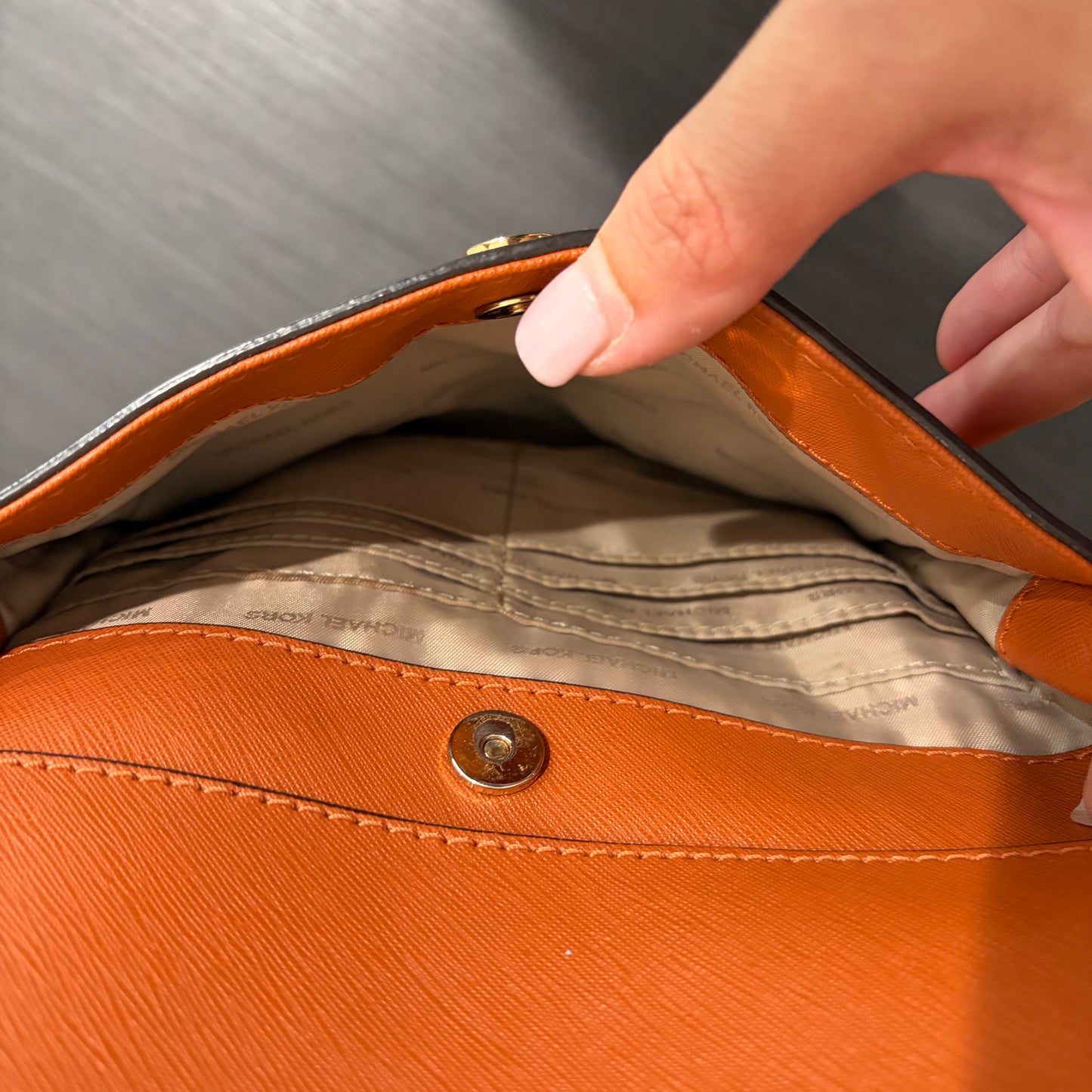 #009 MICHAEL KORS Orange Tote