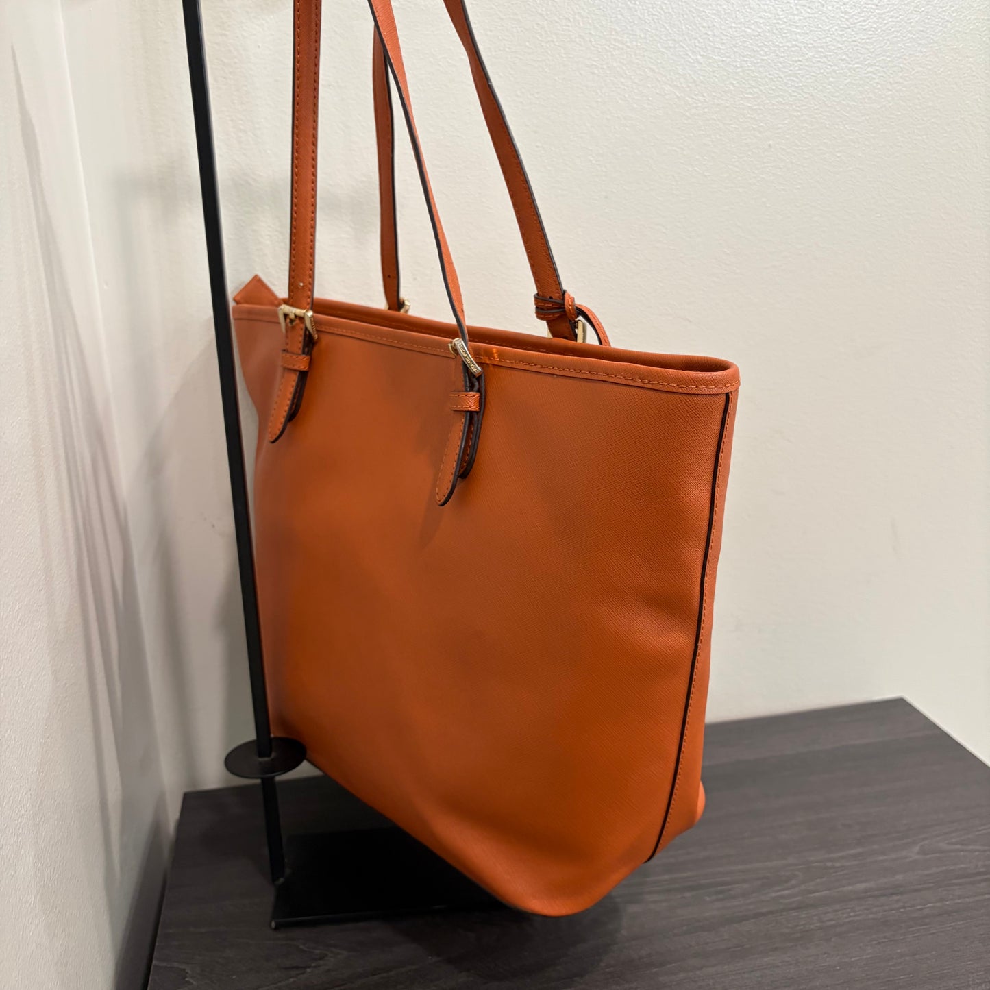#009 MICHAEL KORS Orange Tote