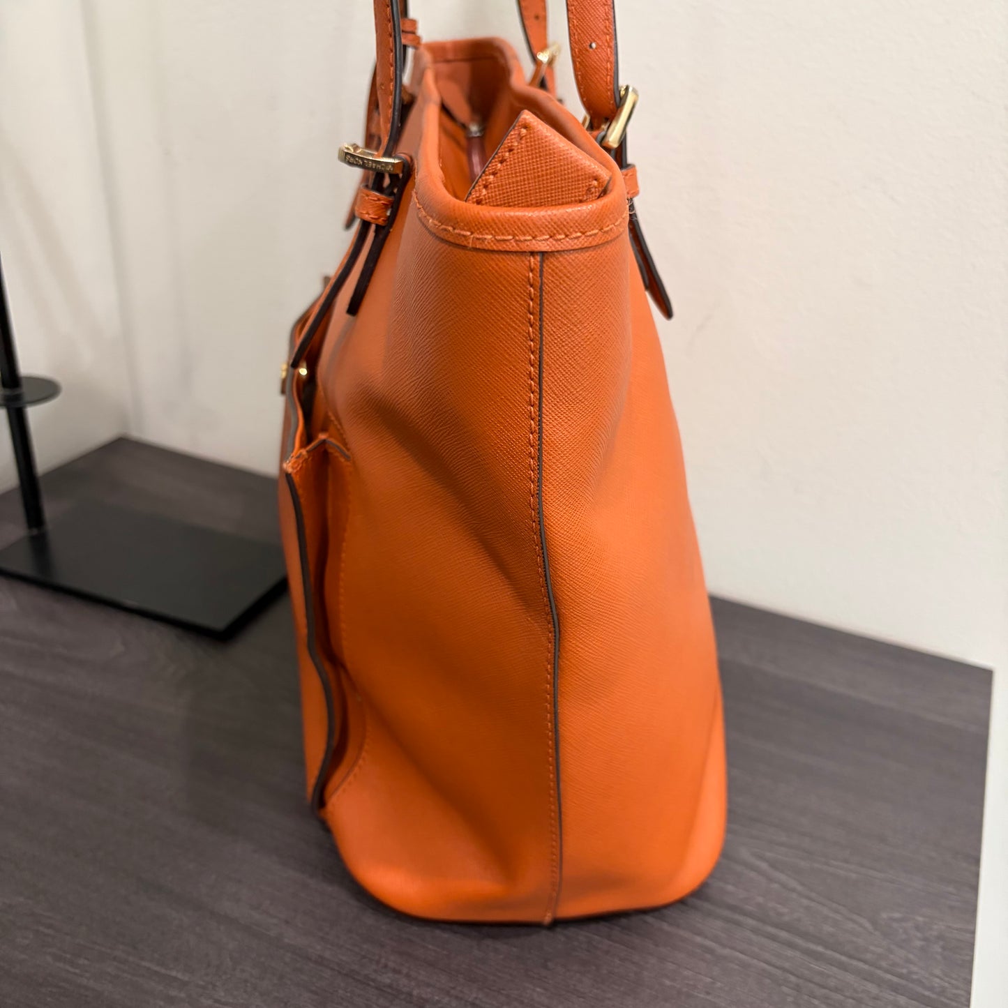 #009 MICHAEL KORS Orange Tote