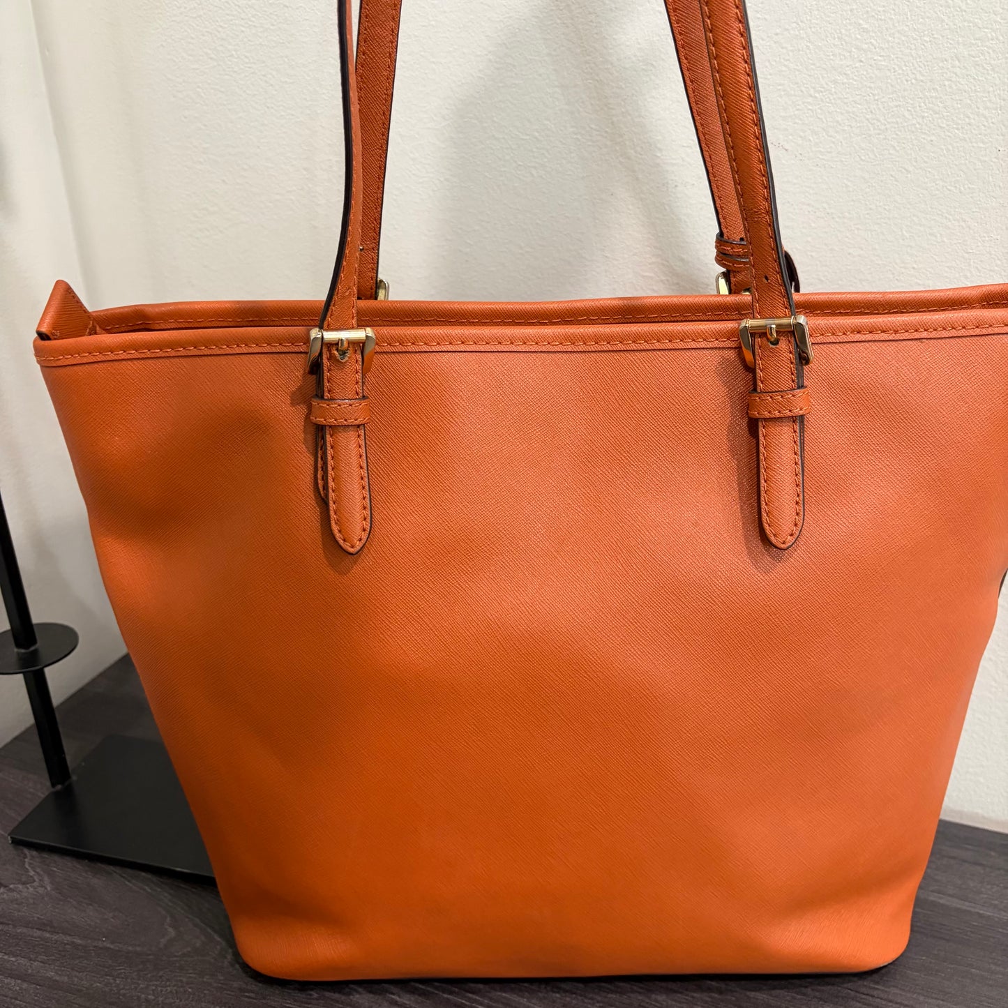 #009 MICHAEL KORS Orange Tote