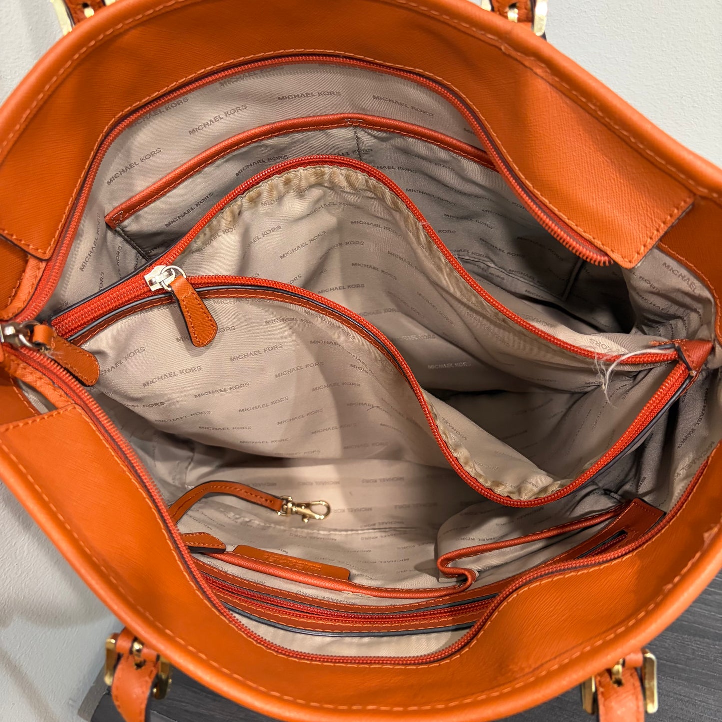 #009 MICHAEL KORS Orange Tote
