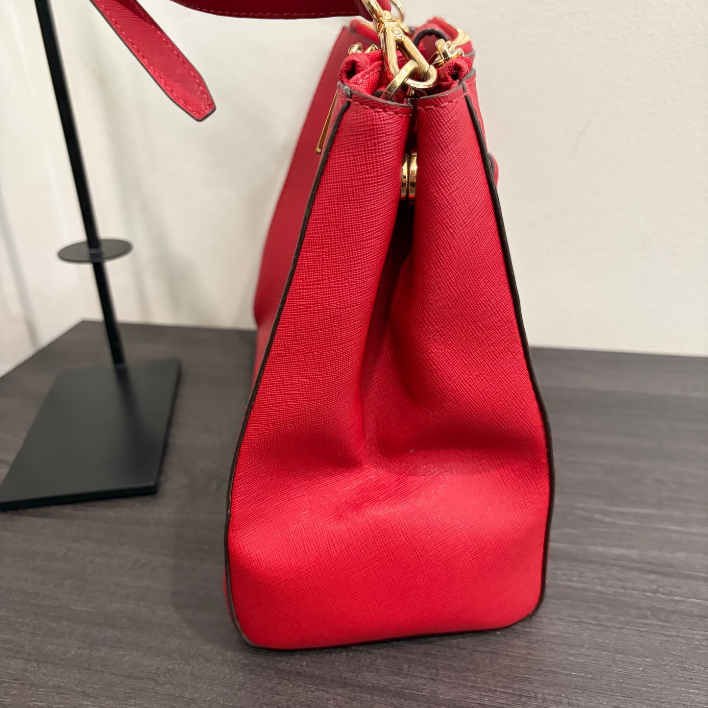 #010 MICHAEL KORS Red Tote