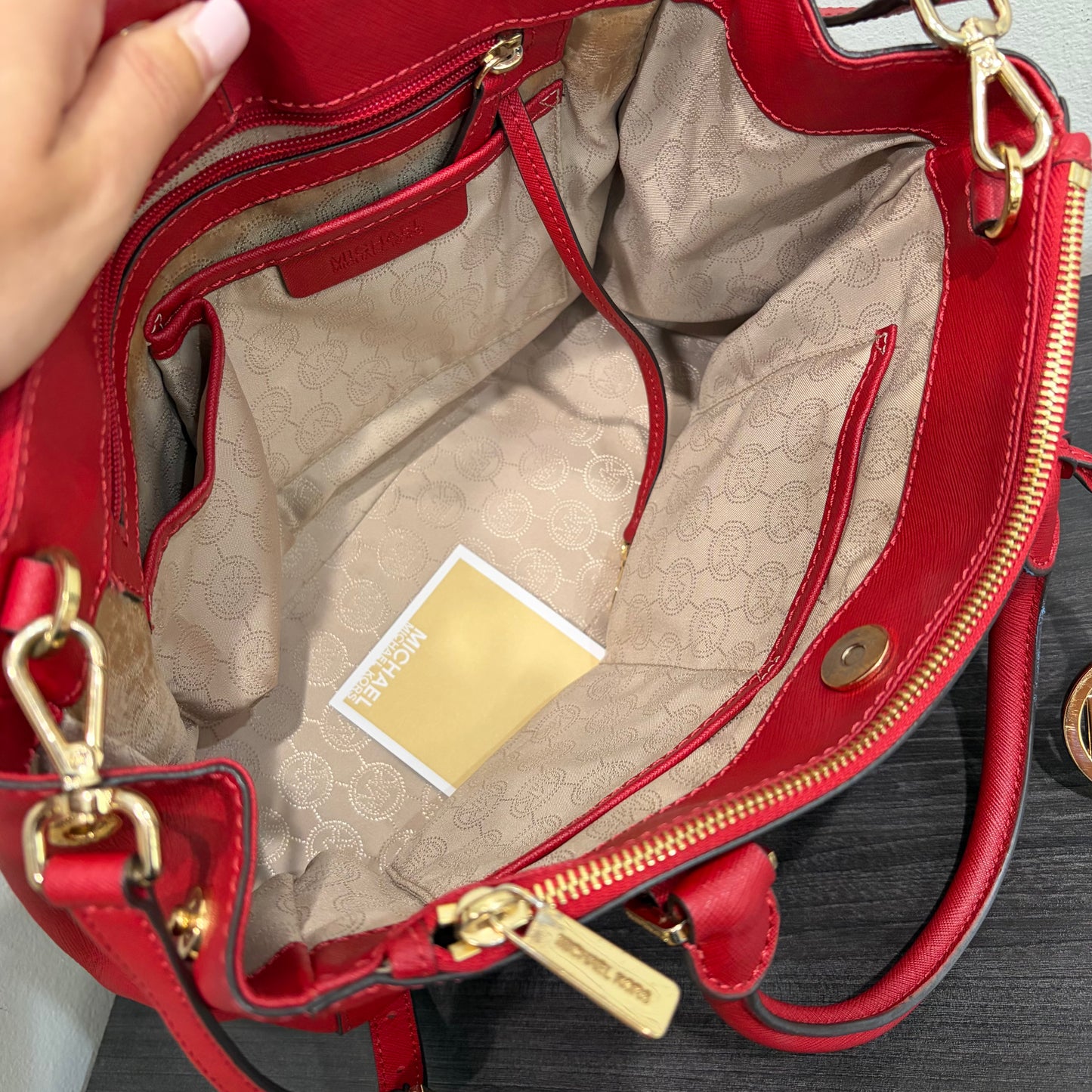 #010 MICHAEL KORS Red Tote