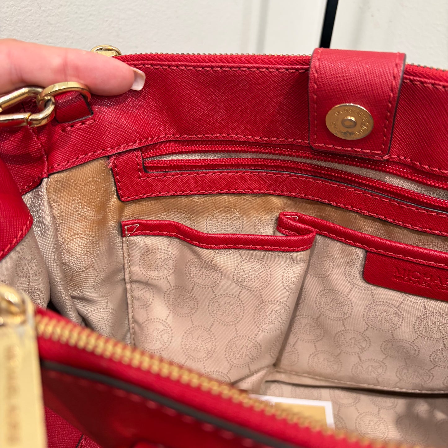 #010 MICHAEL KORS Red Tote