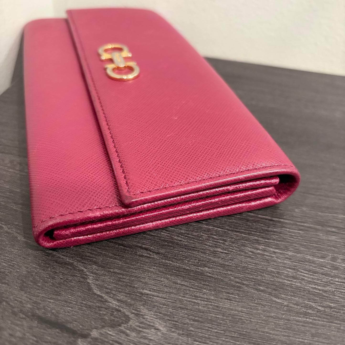 #013 SALVATORE FERRAGAMO Raspberry Long Wallet