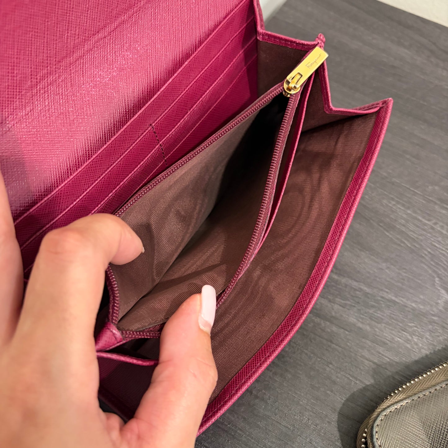 #013 SALVATORE FERRAGAMO Raspberry Long Wallet