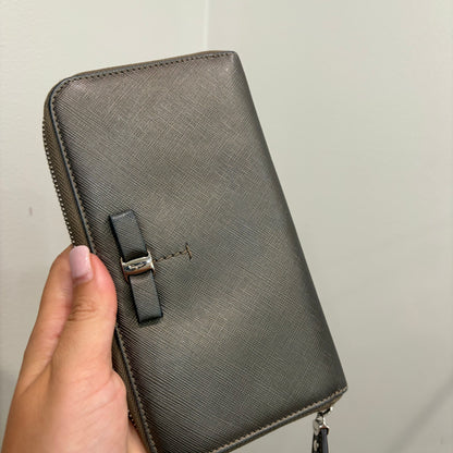 #016 SALVATORE FERRAGAMO Metallic Pewter Zip Wallet