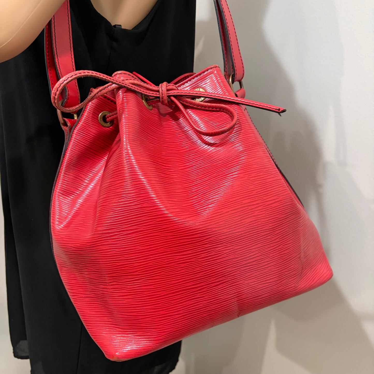 #020 LOUIS VUITTON Red Epi Petit Noe