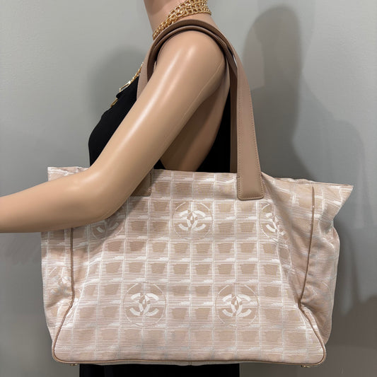 #021 CHANEL Neutral CC Tote