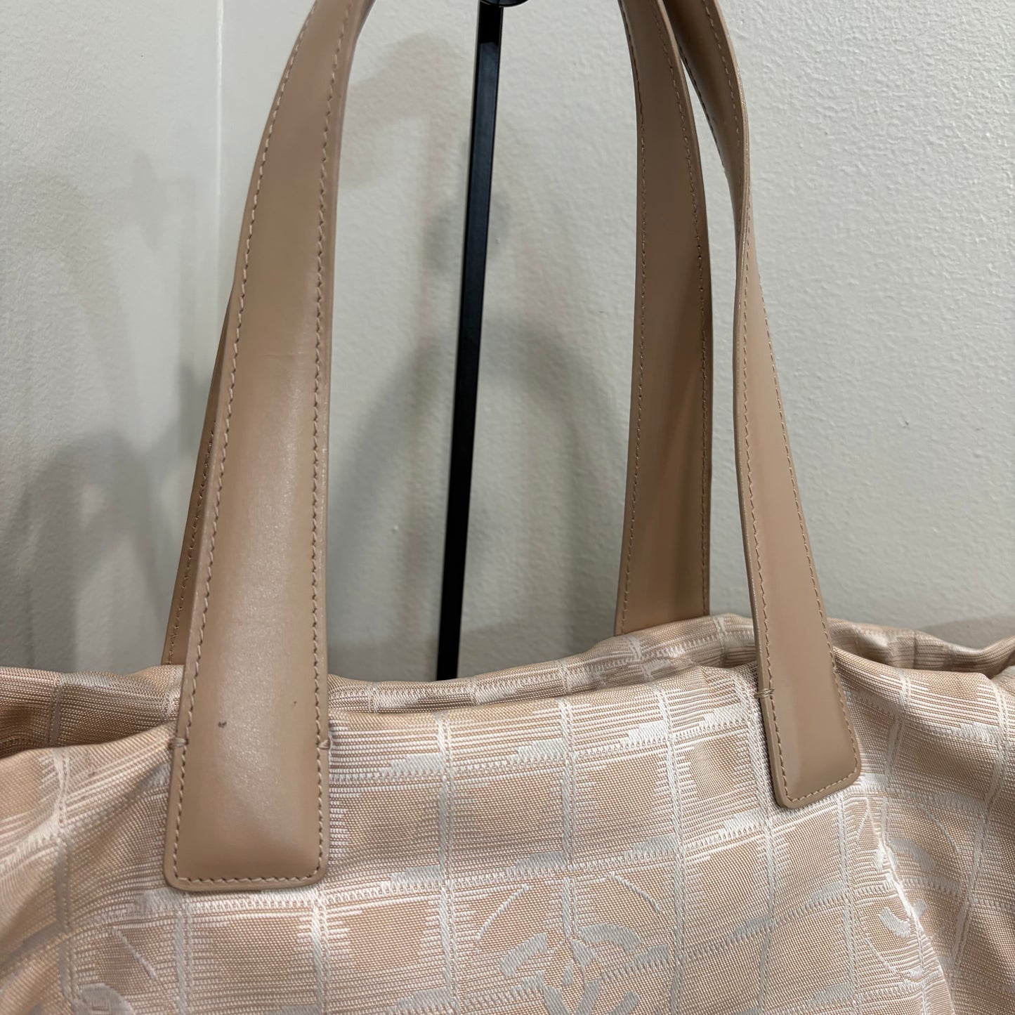 #021 CHANEL Neutral CC Tote