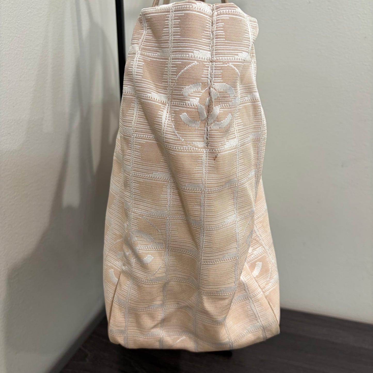 #021 CHANEL Neutral CC Tote